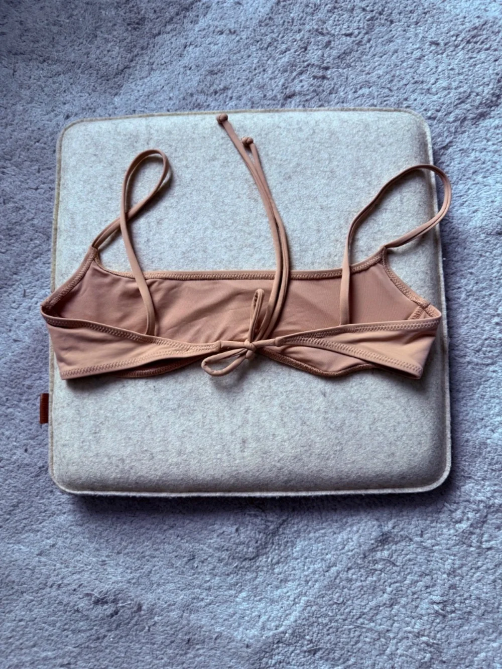 [NWOT] SKIMS Signature Swim Bandeau Bikini Top Nude Tan Tie Back, Size S
